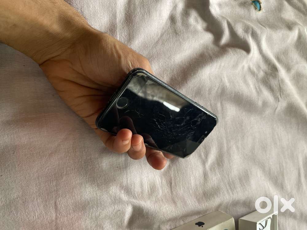 IPHONE 7 (32GB)