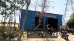 हाईवे पर किराये पर दुकान या गोदाम है