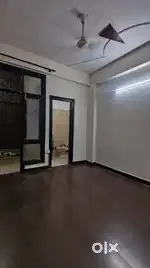 2bhk back side big size Gyaan khand-1 rent-18k only family