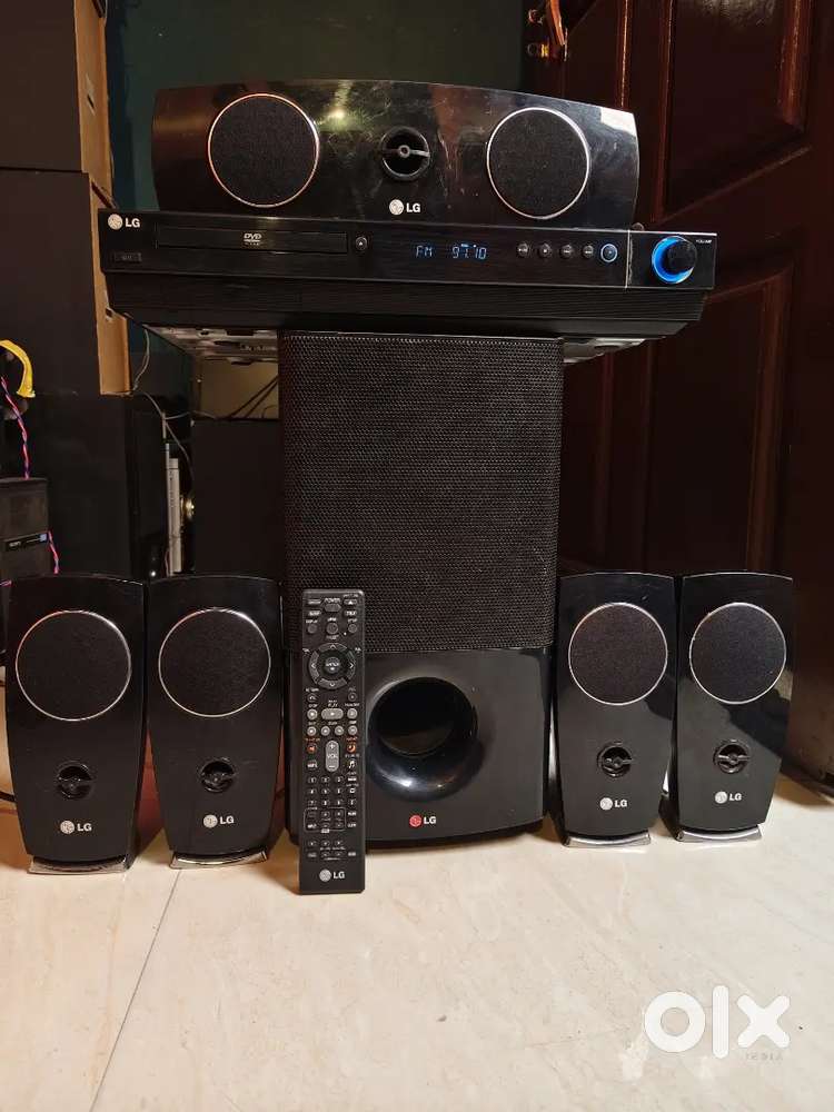 LG 5.1 HOME THEATRE 1200WATTS ALL WORKING CONDITION  ORIGINAL REMOTE