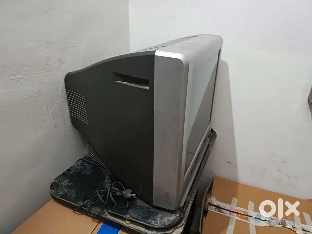 Philips 21 inch flat colour tv running in excellent condition