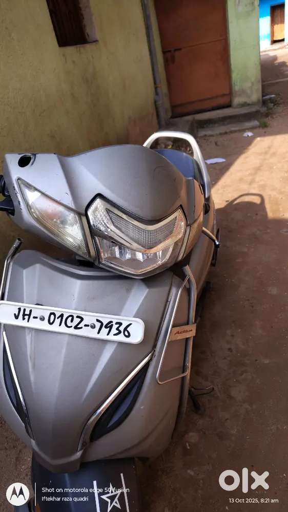 2018 last ki gadi hai full condition me hai all paper ok hai