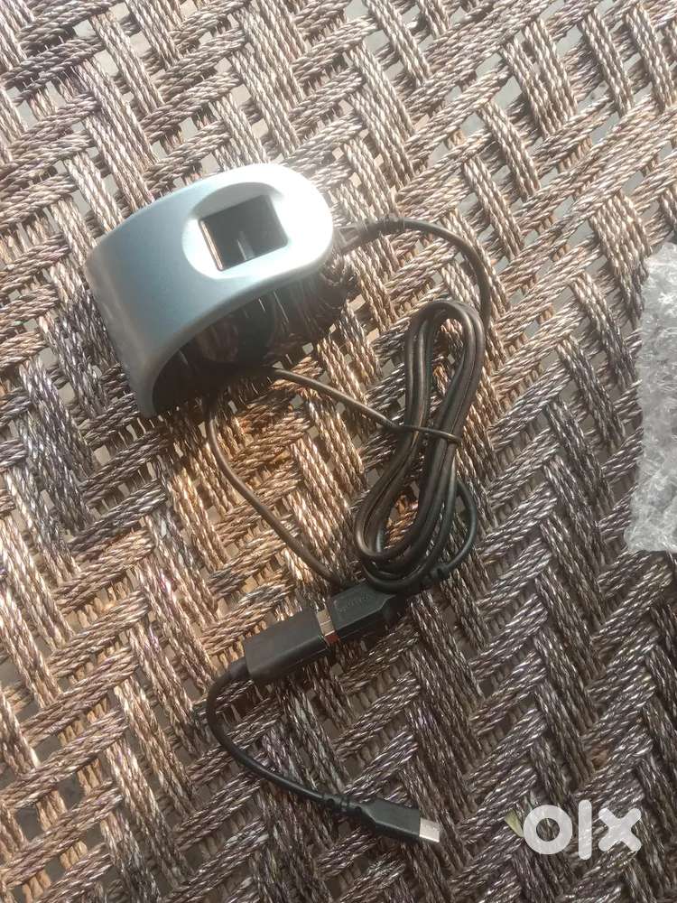 Mantara finger device