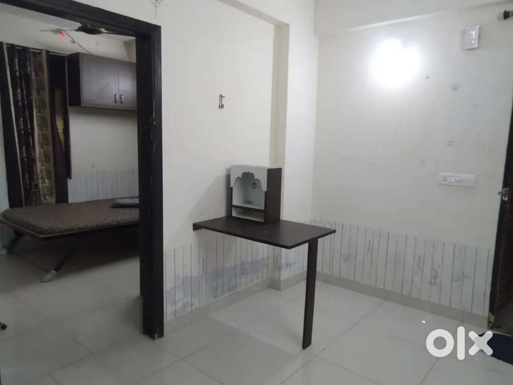 1Bhk semi furnished flat