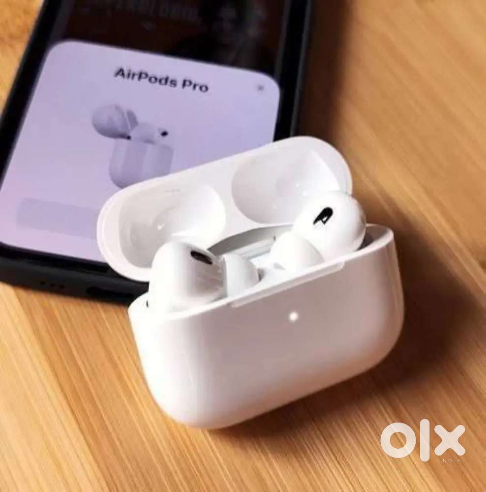 Airpods Pro 2nd Gen (1 Year Old  Like New - Only Buds & Case original