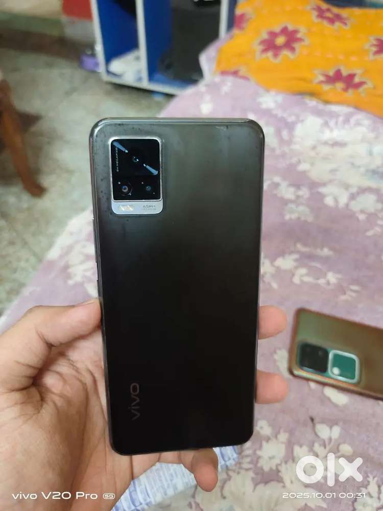V20 2021 variant, 8gb ram 128 gb storage