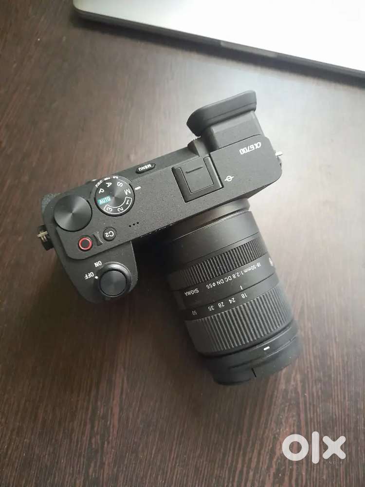 Sony a6700 with sigma 18-50 mm lens