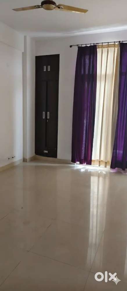 3 BHK SEMIFURNISED FLAT FOR RENT FATEHABAD ROAD OPP RAMADA