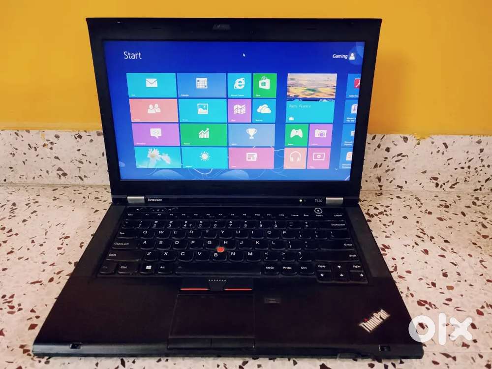 Intel Core i5 2gb HD graphics original win10pro mint condition laptop