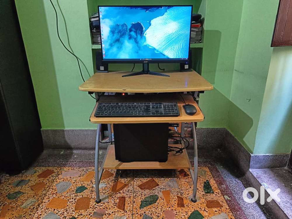 COMPUTER TABLE