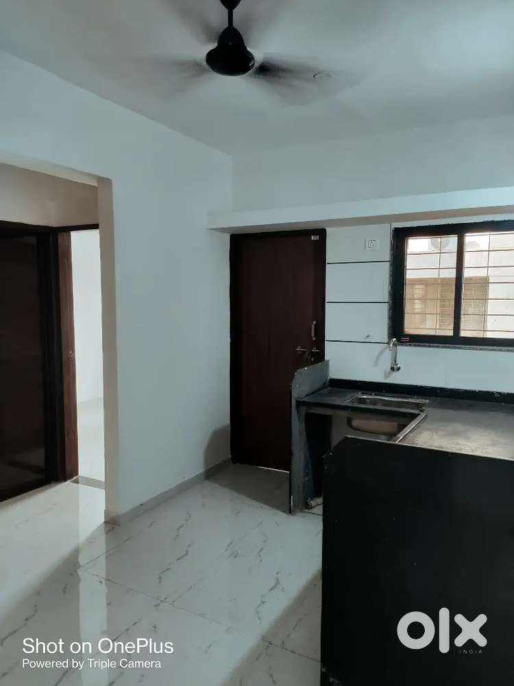 2BHK FOR FAMILY ONLY
