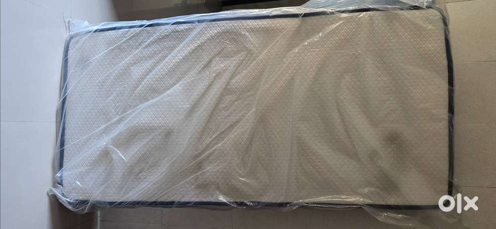 Foam mattress 78 x 36 x 4