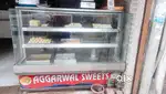 Sweet counter, cold display counter