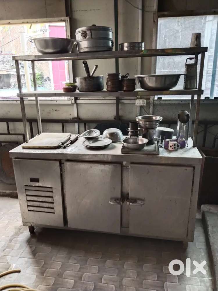 Restaurant equipments & furniture for sell