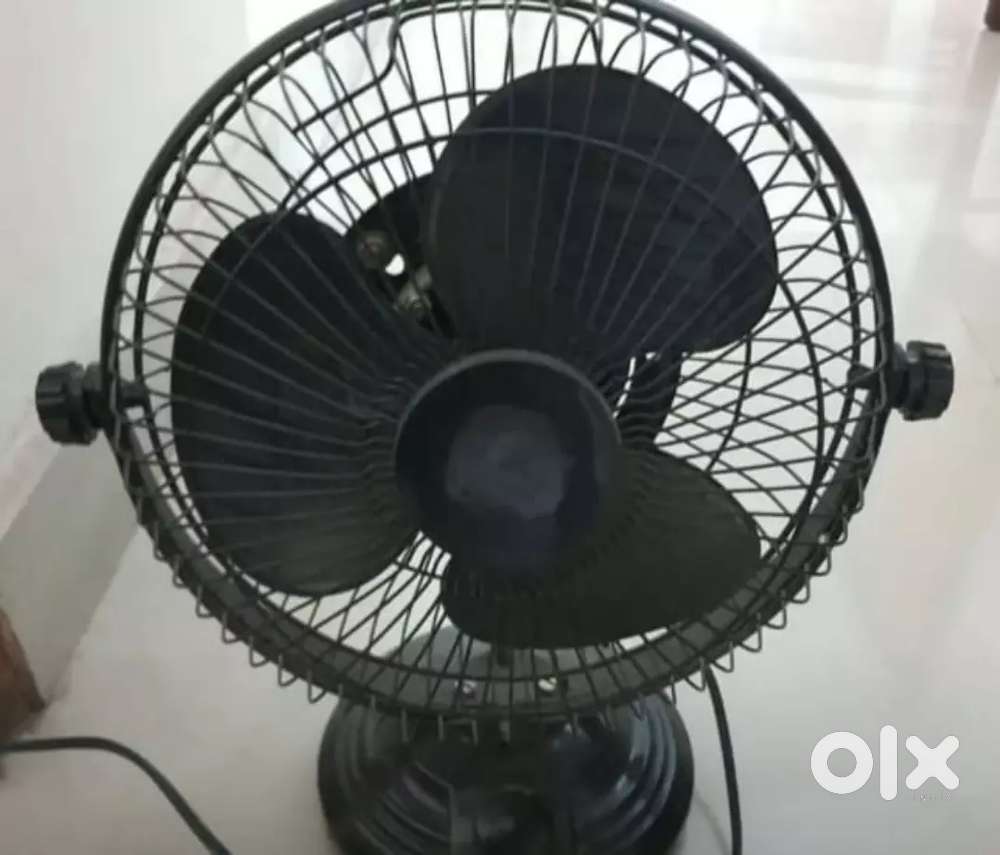 Electric Table Kraft Fan & Philips Table Lamp