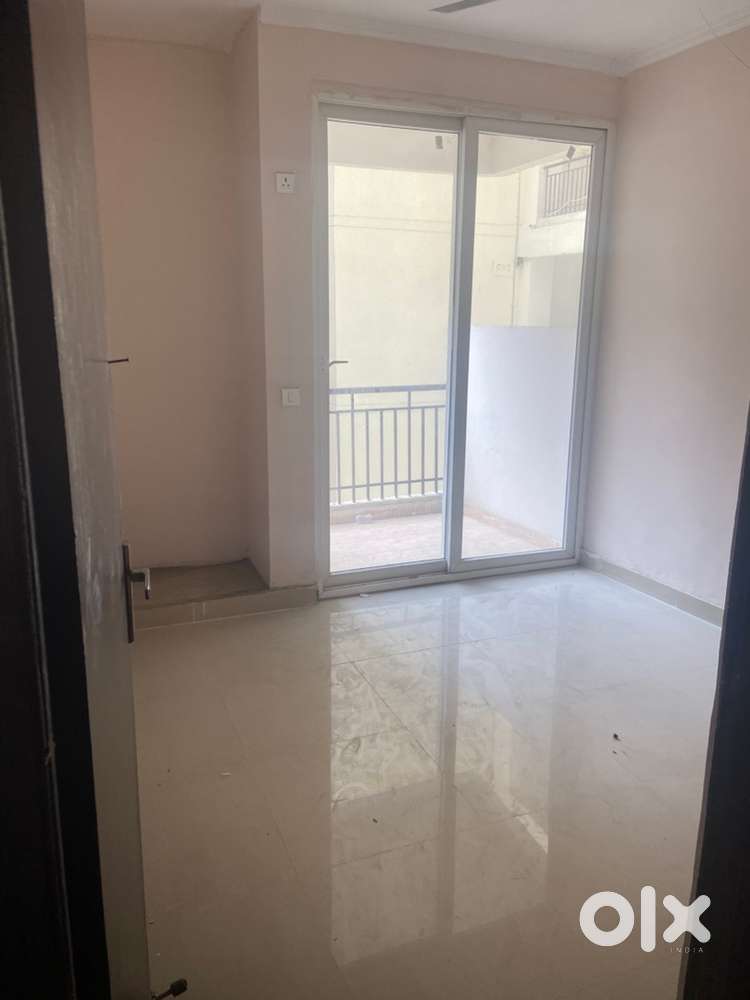 1 sharing room for boys available for rent