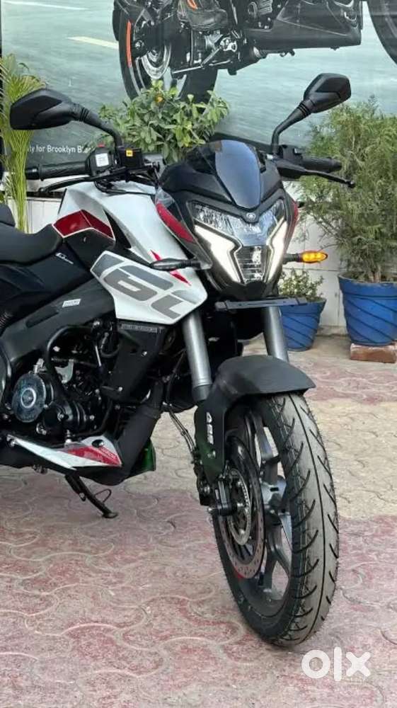 Bajaj Pulsar ns160