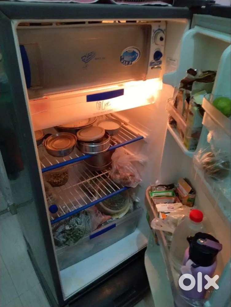 Whirlpool refrigerator 200 l