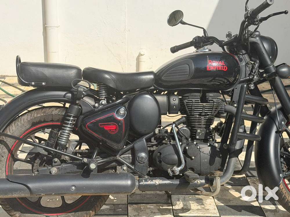 bullet 350 stealth black
