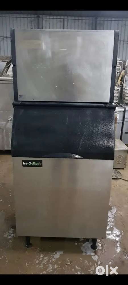 Commercial ice  cube Machine