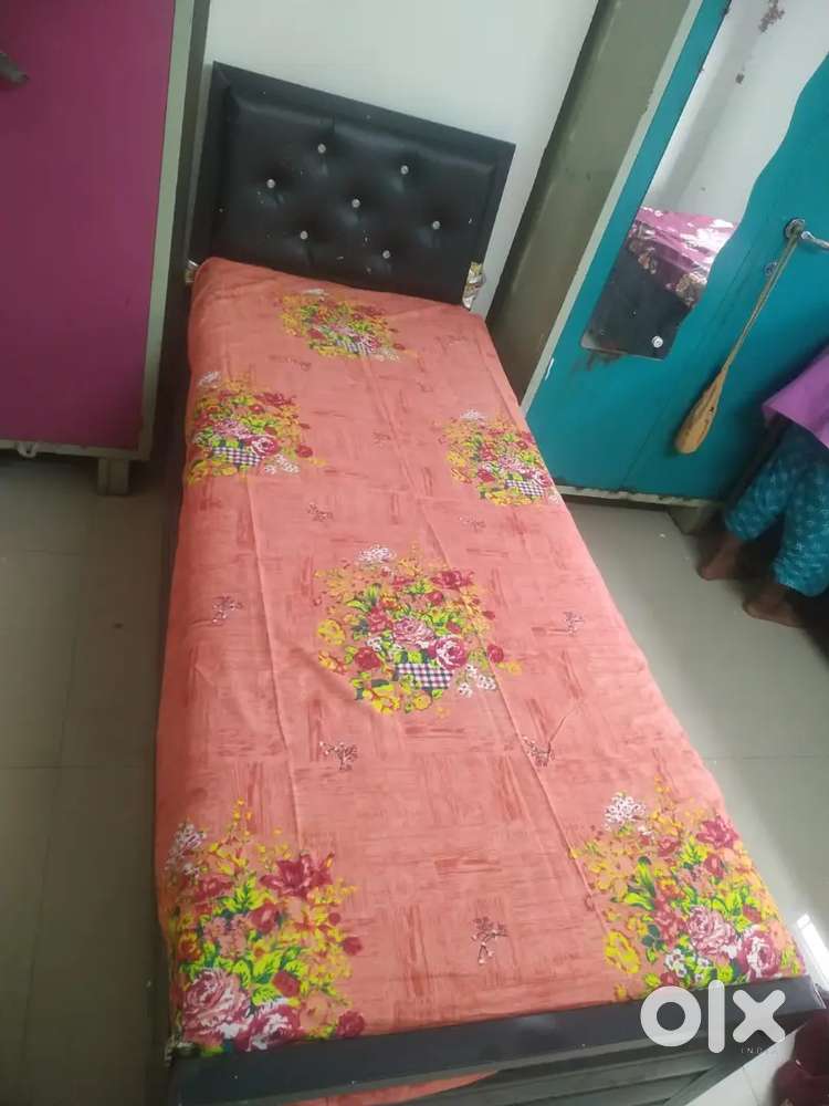 Roommate needed in 2 sharing Aircondition Pg in 2Bhk Flat in Andheri W