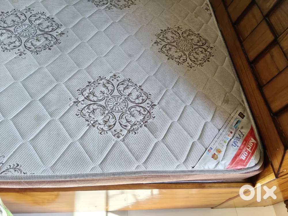KURL ON KING SIZE MATRESS UP FOR SALE