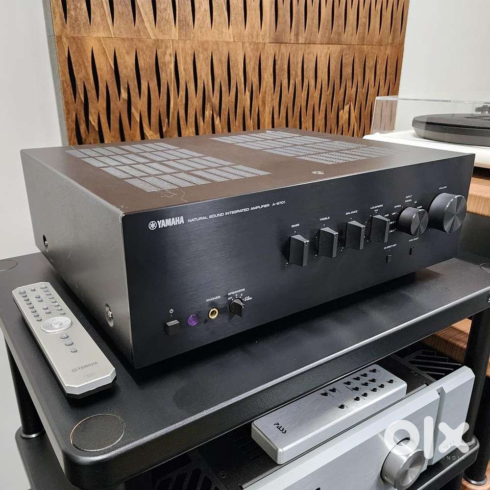 Yamaha A-S701 integrated amplifier