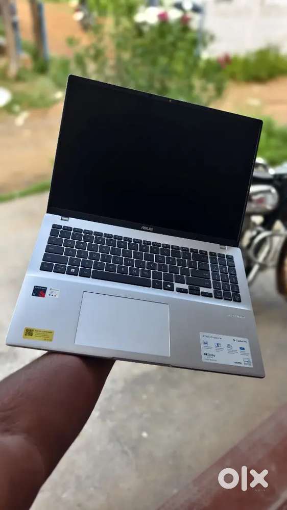Asus Vivobook 16 Snapdragon X Edition