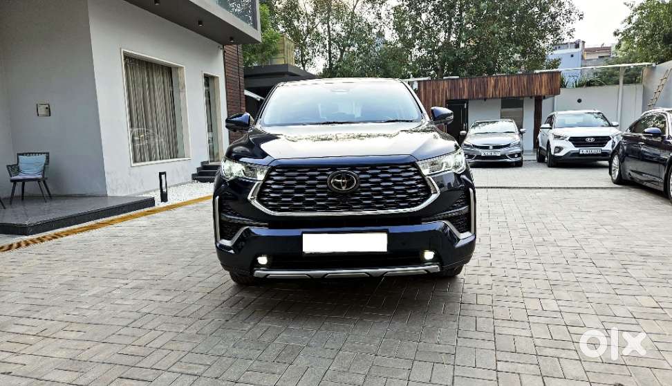 Toyota Innova Hycross 2.0 ZX Hybrid 7 STR, 2023, Electric