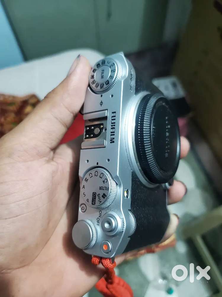Fujifilm xm5 with kit lens 5 month old in best condition