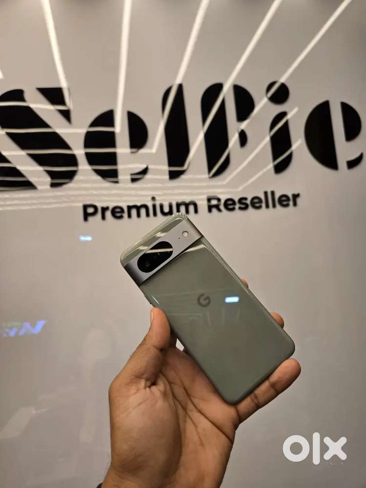 Google pixel 8 8GB 128GB 2monthz warranty one full box with excellent