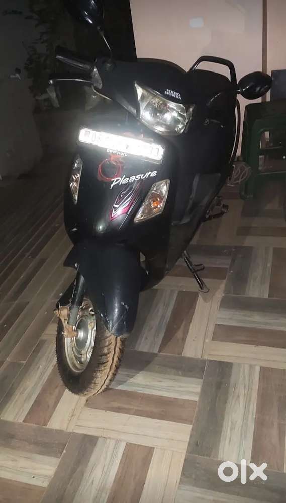 Hero honda pleasure in best running condition