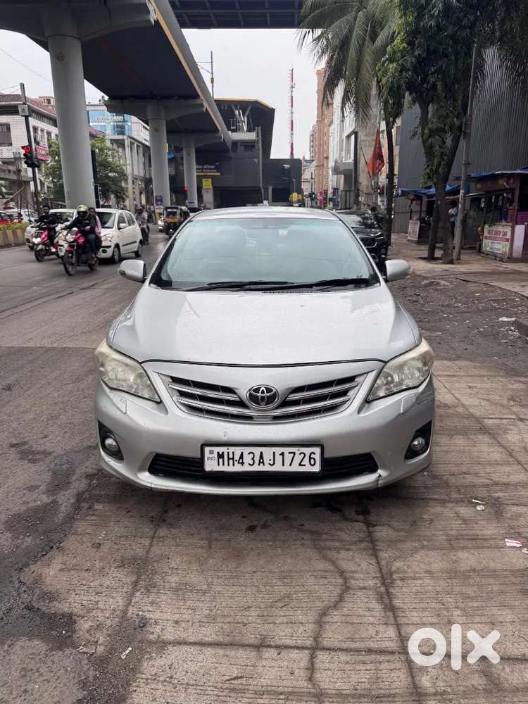 Toyota Corolla Altis 2011  Push Button Start  6-Speed Manual Petrol
