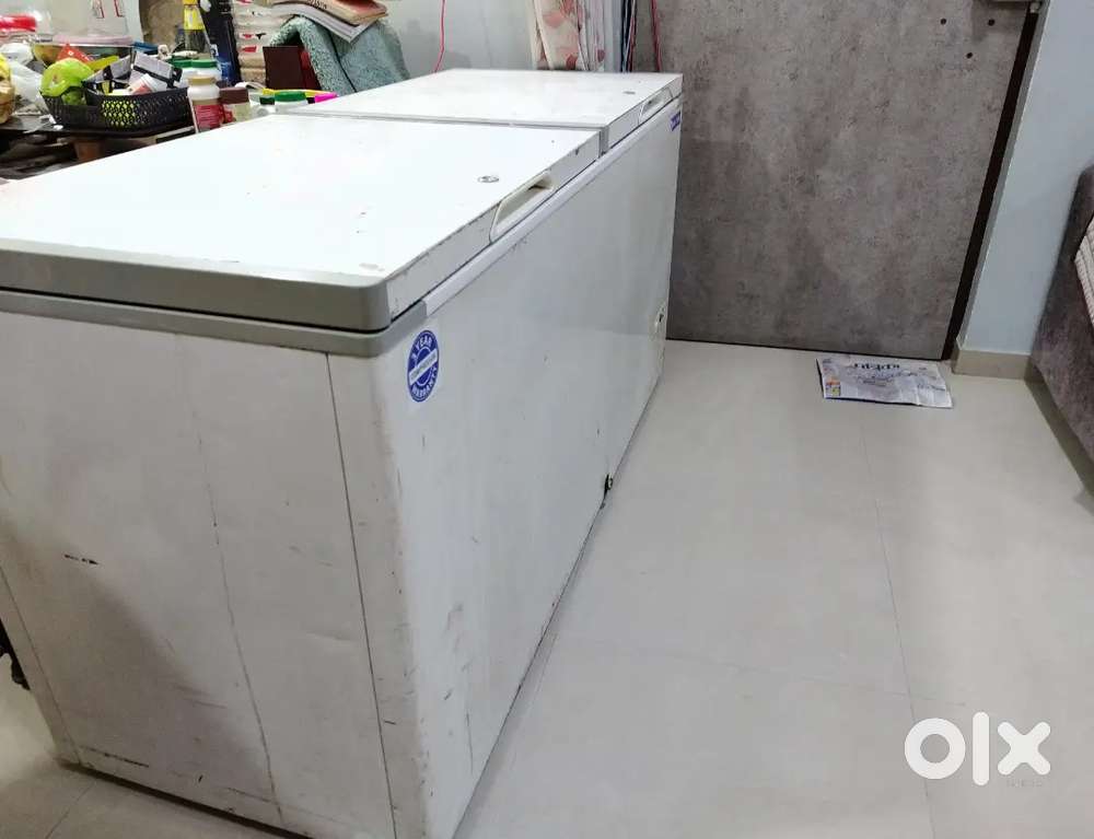 Double door deep freezer