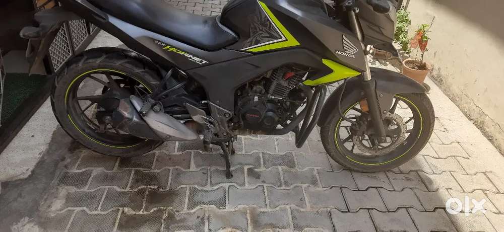 Honda cb160 Hornet thoda engen ka kam hona jo 3000 ka kharcha hai