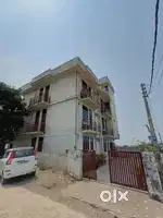 250 गज में बना हुआ हॉस्टल बिकाऊ16 कमरे  निकट पेट्रोलियम यूनिवर्सिटी