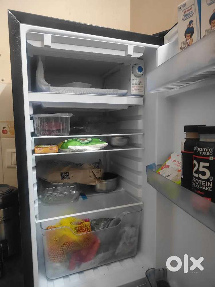 Chroma 84L 2-Star Single Door Fridge (Black)