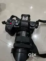 Lumix s5 full frame camera kit & 85mm lens, 2battery