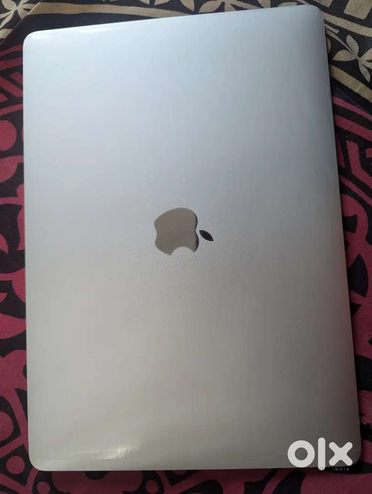 Apple macbook M1 Air (8/256)