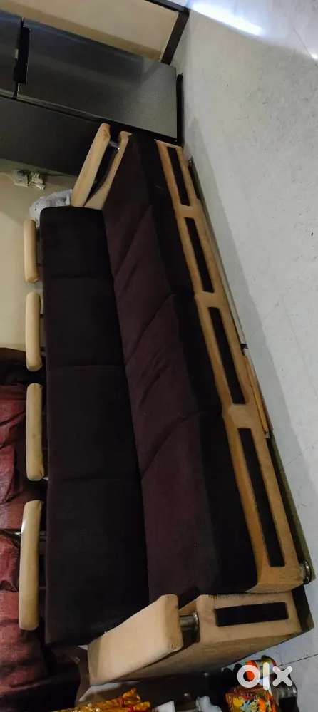 Sofa ( wooden) vechavana che.