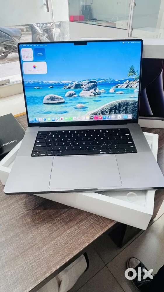 MacBook Pro M2 Pro 16 inch (2023) with 32gb ram 512gb ssd