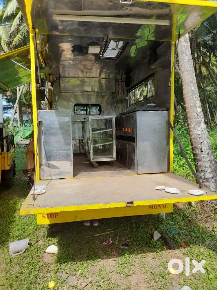 ഫുഡ് ട്രക്ക്ലേക്ക് ചെറുകടി ഉണ്ടാകായുന്ന ആളെ ആവശ്യമുണ്ട്