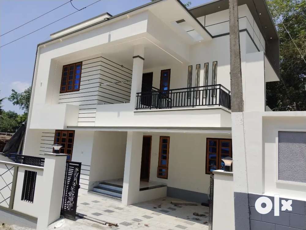 4BHK house for sale Shanthigiri pothencode