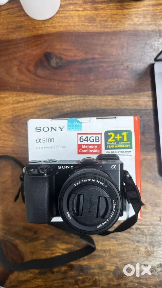 Sony a6100 mirroless camera 1 month old