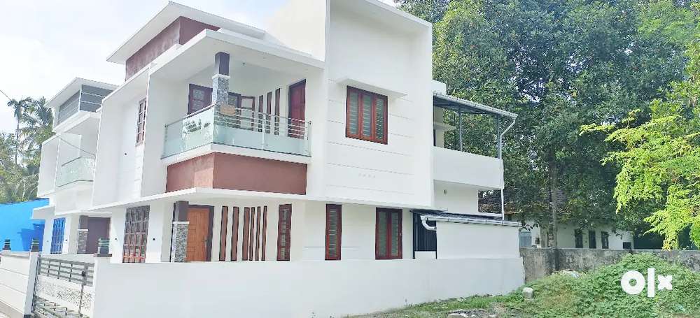 3 bhk good house for sale near tripunithura