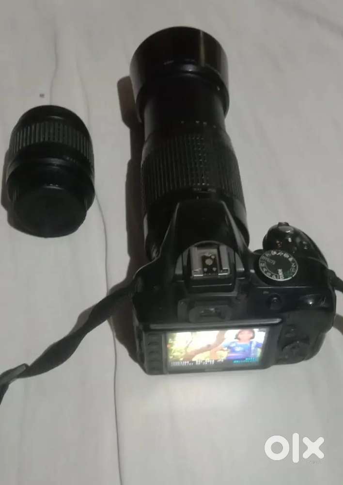 Nikon D3300 Camera with leens 70/300 with charger