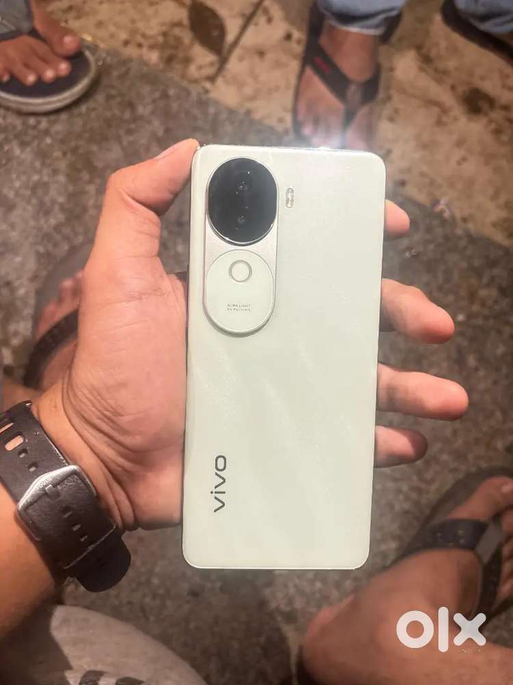 ViVo V40e for sell hardly 4 months used
