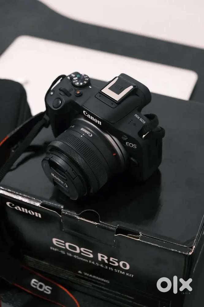 Canon EOS R50 Mirrorless Camera with 18-45mm Lens (Black)