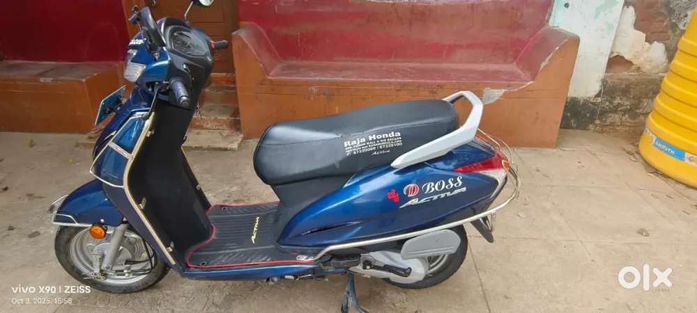 Money problem Honda  Activa  argent  sel
