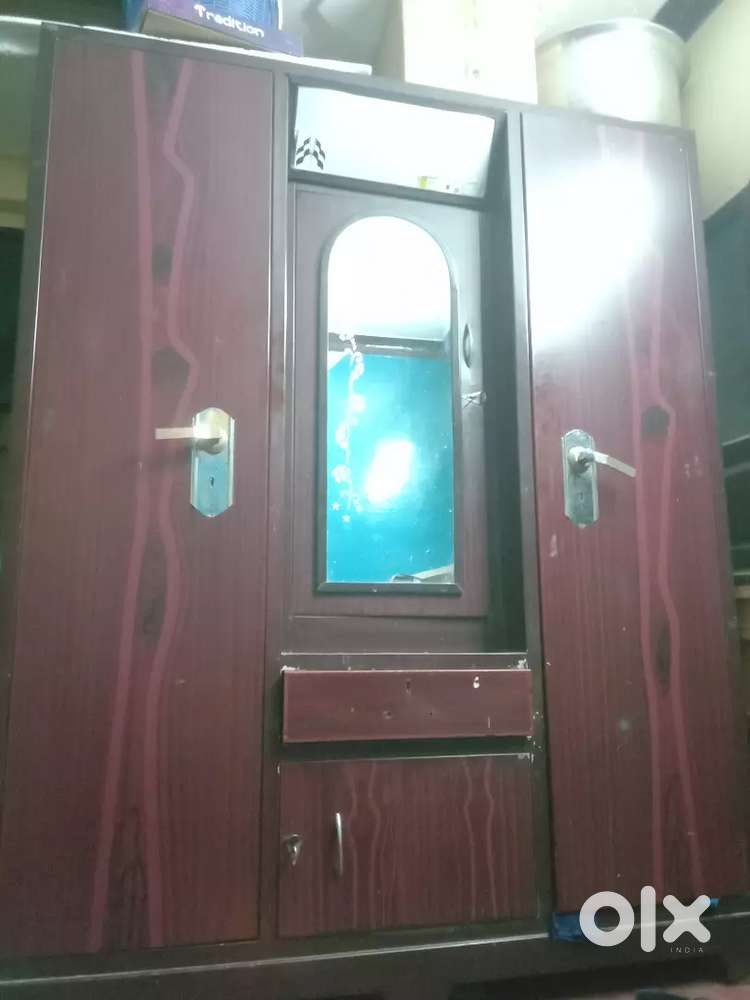 120kg iron cupboard